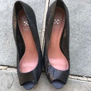 Vince Cumuto snake print heels 👠